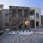 Retron Hotel