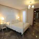 Retron Hotel